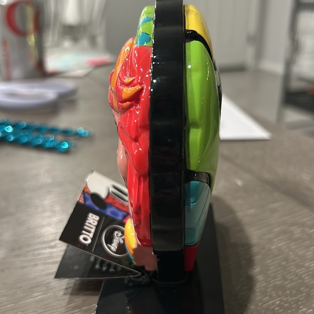 Britto - Picture 4 of 6